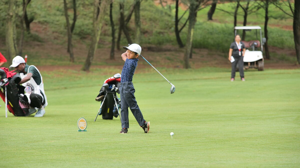 Shinav full swing on course